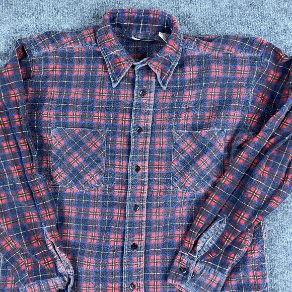 Saugatuck Flannel Shirt Mens Size M Red Navy Plaid Cotton Long Sleeve - Picture 1 of 9